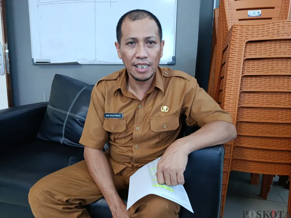 Kepala Seksi Analis Perdagangan Disperindag Kota Bekasi, Eko Wijatmiko. (Sumber: POSKOTA | Foto: Nurpini Aulia Rapika)