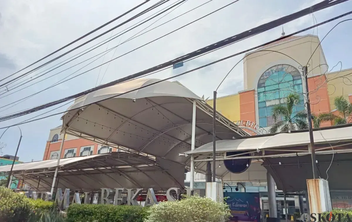 Suasana Grand Mall Bekasi tampak sepi dan tak berpenghuni. (Sumber: POSKOTA | Foto: Nurpini Aulia Rapika)
