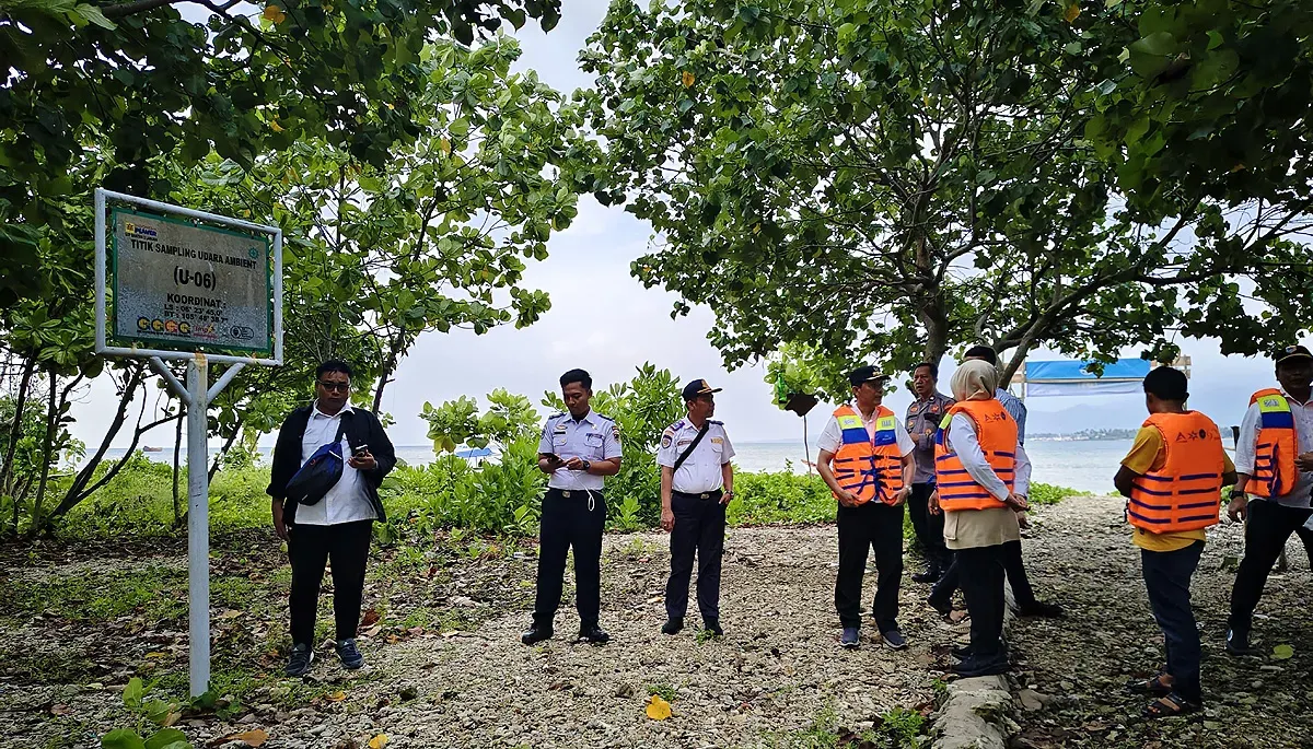 Jajaran ASDP saat meninjau ke Pulau Popole, Kabupaten Pandeglang. (Sumber: Dok Setda Pandeglang)