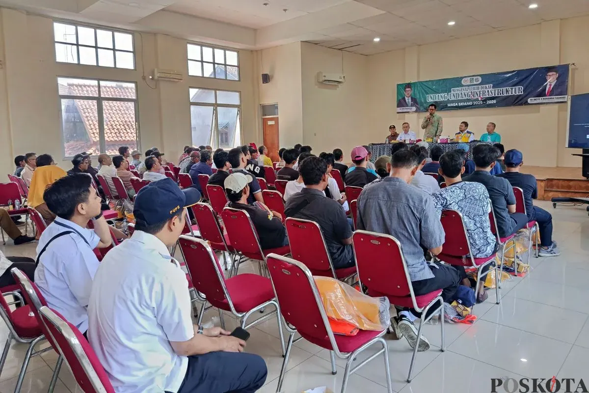 Kegiatan pelatihan dan sertifikasi tukang di Kecamatan Bekasi Utara, Kota Bekasi, Selasa, 14 Oktober 2025. (Sumber: Poskota/Nurpini Aulia Rapika)