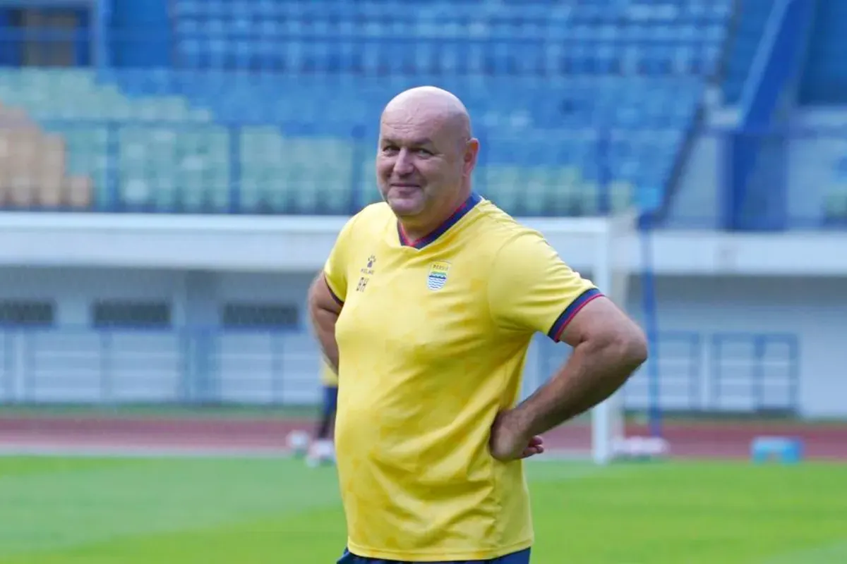 Potret pelatih Persib Bandung, Bojan Hodak. (Sumber: Persib)