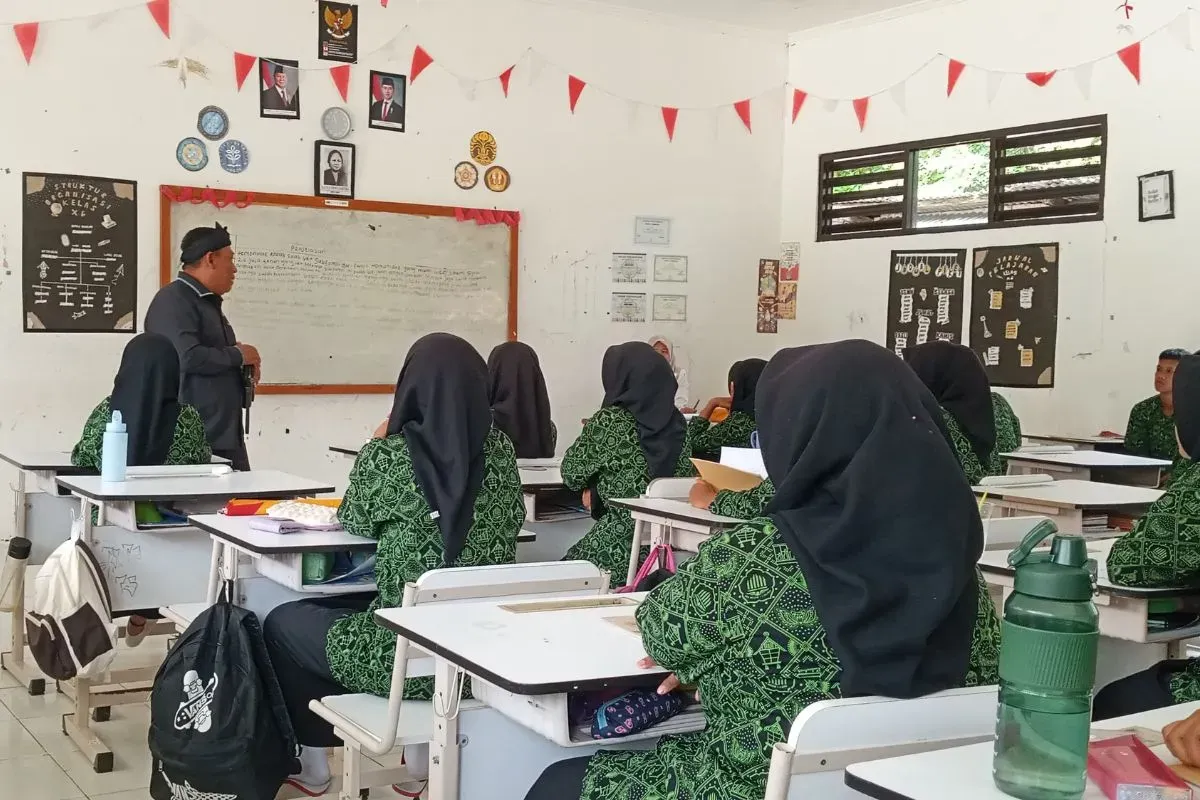 Para siswa SMAN 1 Cimarga, Kabupaten Lebak, kembali bersekolah, Rabu, 15 Oktober 2025. (Sumber: Dok. Guru)