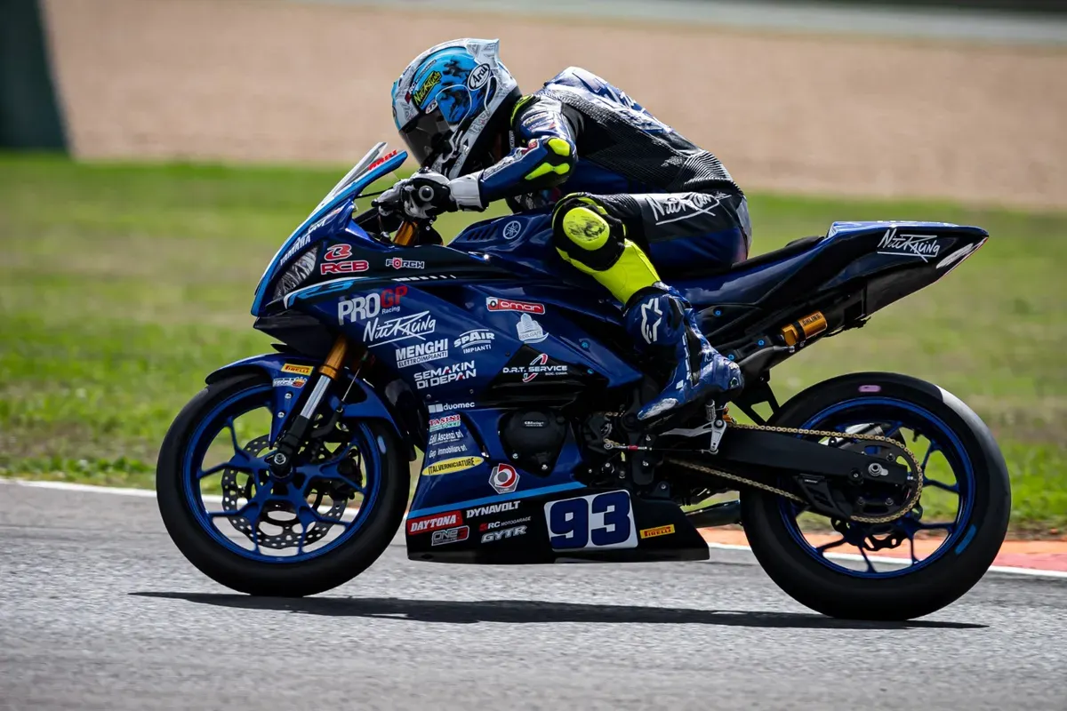 Pembalap muda Indonesia, Arai Agaska, kembali turun di World Supersport 300 Jerez 2025 lewat wild card. (Sumber: Yamaha)