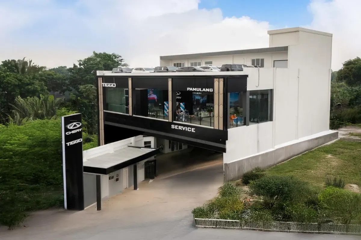 Chery meresmikan dealer baru di Pondok Benda, Pamulang, Kota Tangerang Selatan, yang fasilita spenjualan dealer ke-63 di Indonesia. (Sumber: Dok. CSI)