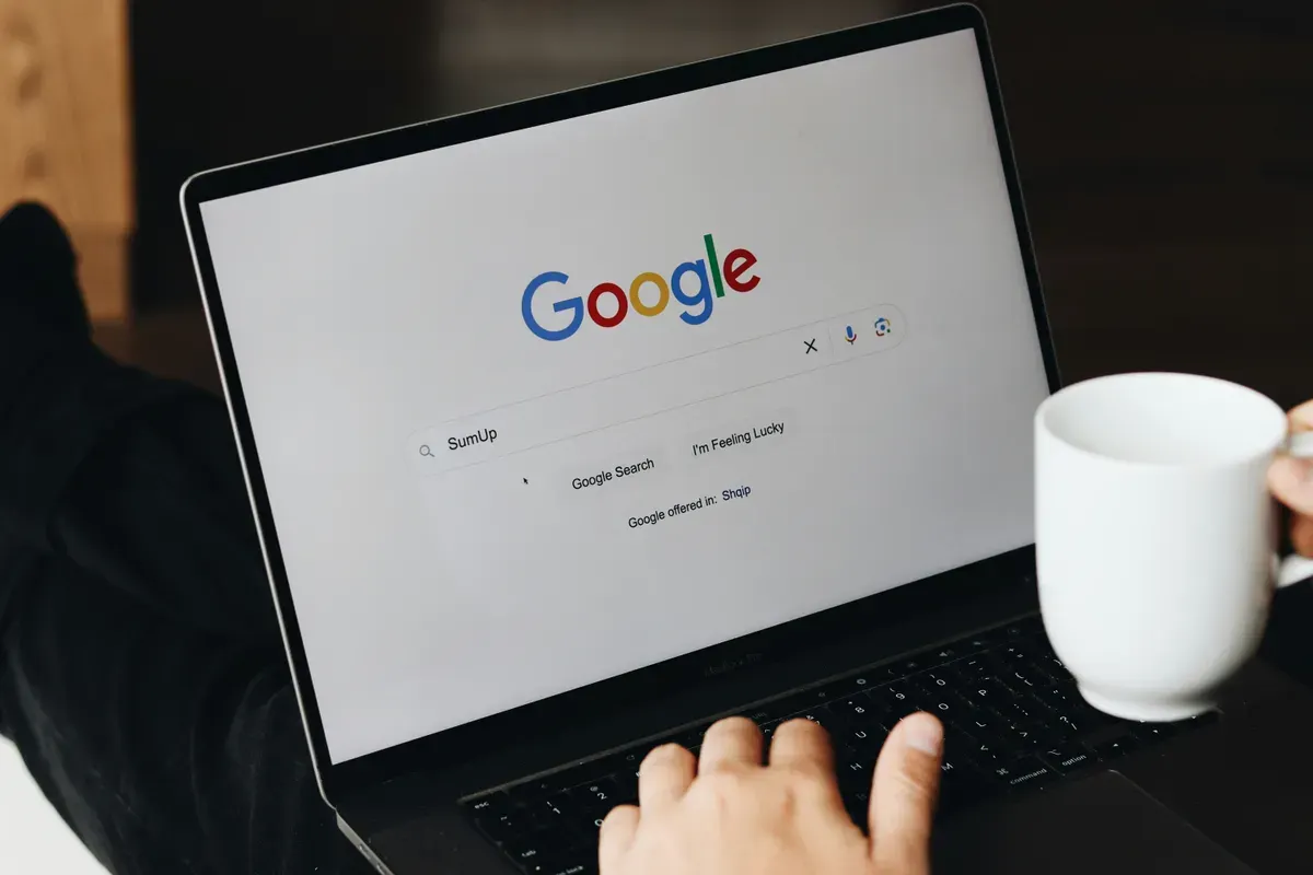 Cek Akun Google Sudah Login di Perangkat Mana Saja, Gini Caranya (Sumber: Unsplash/SumUp)