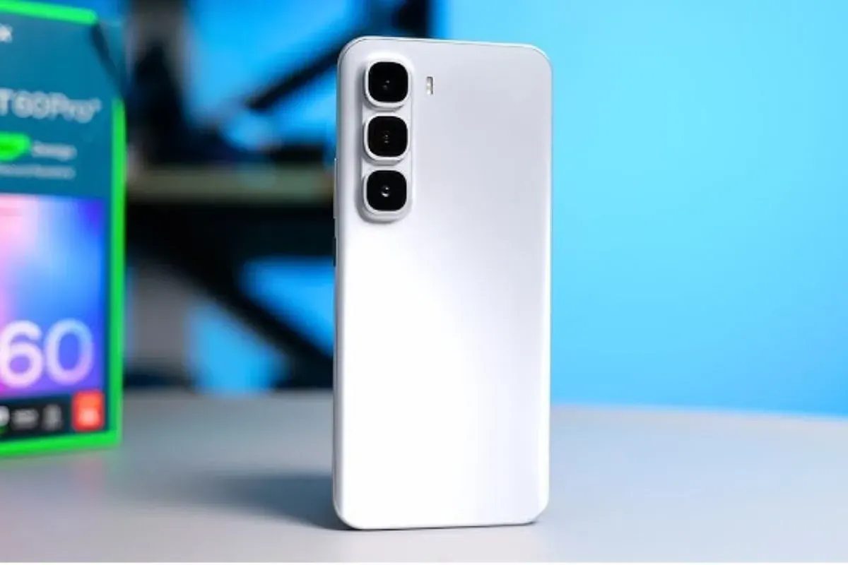 HP Infinix Hot 60 Pro. (Sumber: YouTube/Arrinish)