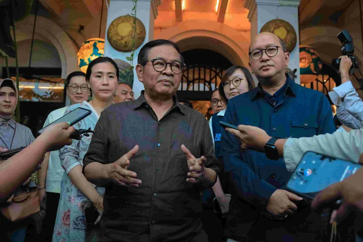 Gubernur Jakarta, Pramono Anung dan Menteri Investasi dan Hilirisasi, Rosan Roeslani di kawasan Kota Tua, Jakarta Barat, Sabtu, 18 Oktober 2025. (Sumber: Kominfotik Pemprov DKI Jakarta)