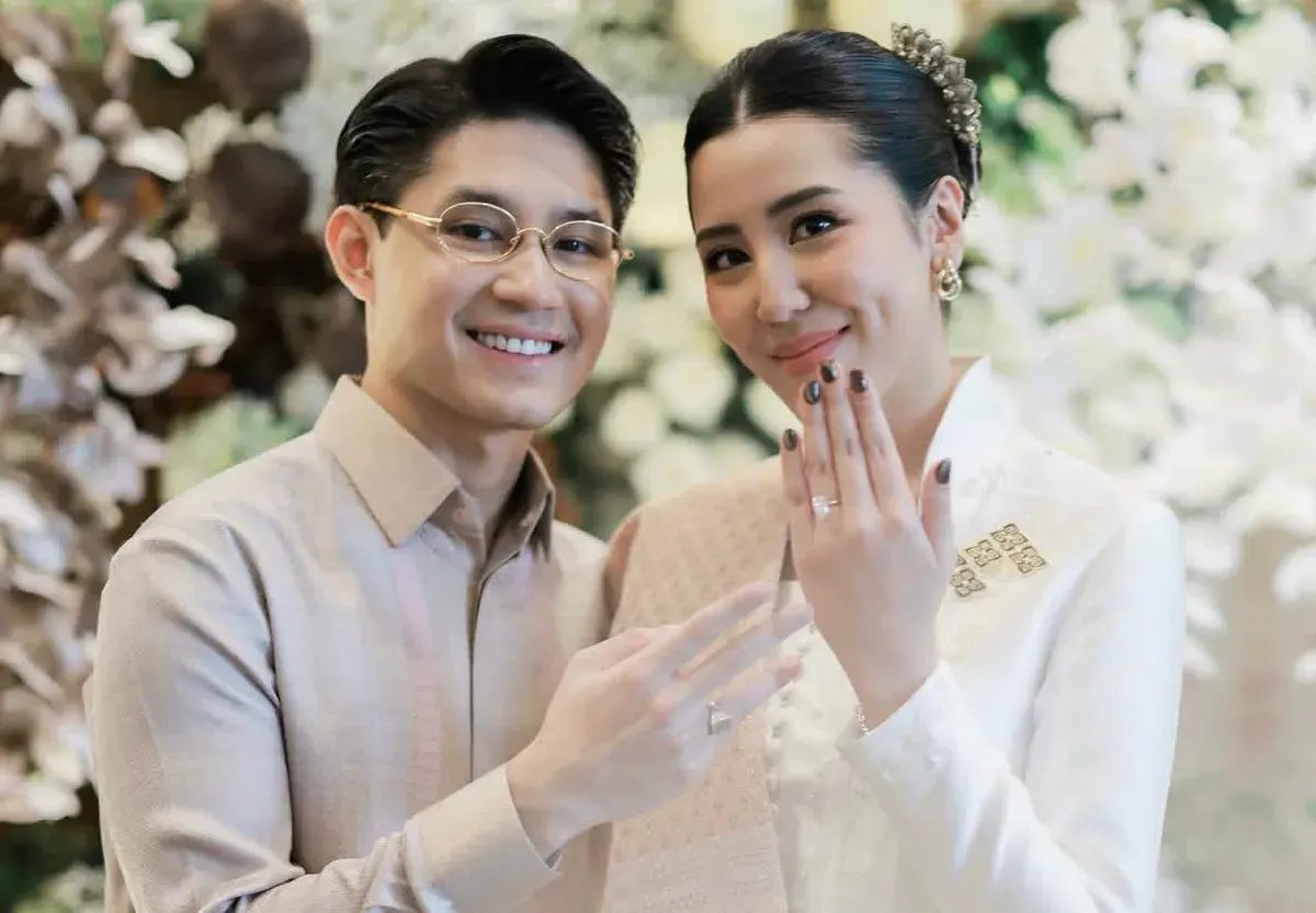 Pasangan muda Teuku Rassya dan Cleantha Islan resmi bertunangan setelah lima tahun menjalin hubungan. (Sumber: Instagram/@cleanthaislan)