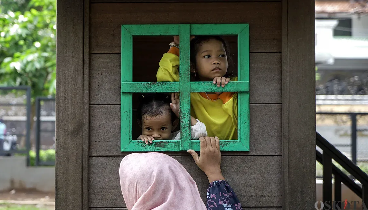 ILUSTRASI: Sejumlah anak bermain di Tebet Eco Park, Jakarta, Minggu, 19 Oktober 2025. Dinkes Jakarta mencatat prevalensi stunting di ibu kota mencapai 17,2 persen. (Sumber: POSKOTA | Foto: Bilal Nugraha Ginanjar)