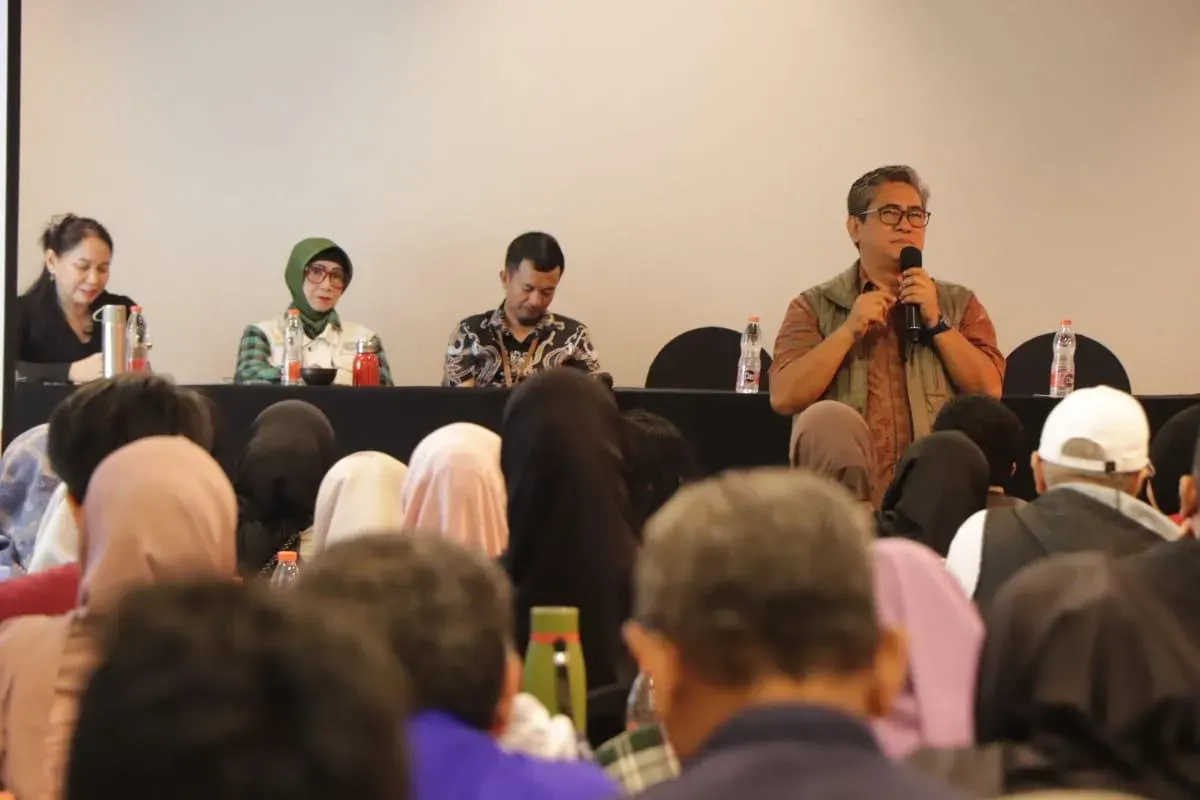 Dinas Lingkungan Hidup (DLH) DKI Jakarta menggelar pelatihan bagi para pendamping bank sampah di seluruh kelurahan sebagai bagian dari upaya mewujudkan target satu RW satu bank sampah aktif. (Sumber: DLH Jakarta)