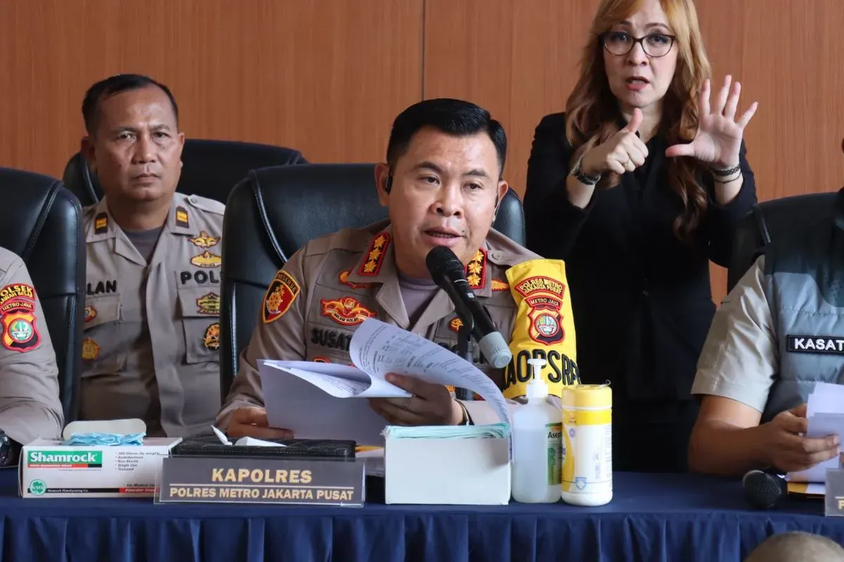 Kapolres Metro Jakarta Pusat, Kombes Susatyo Purnomo Condro dalam jumpa pers kasus pengungkapan  jaringan produksi narkotika jenis ekstasi. (Sumber: Dok. Polres Metro Jakarta Pusat)