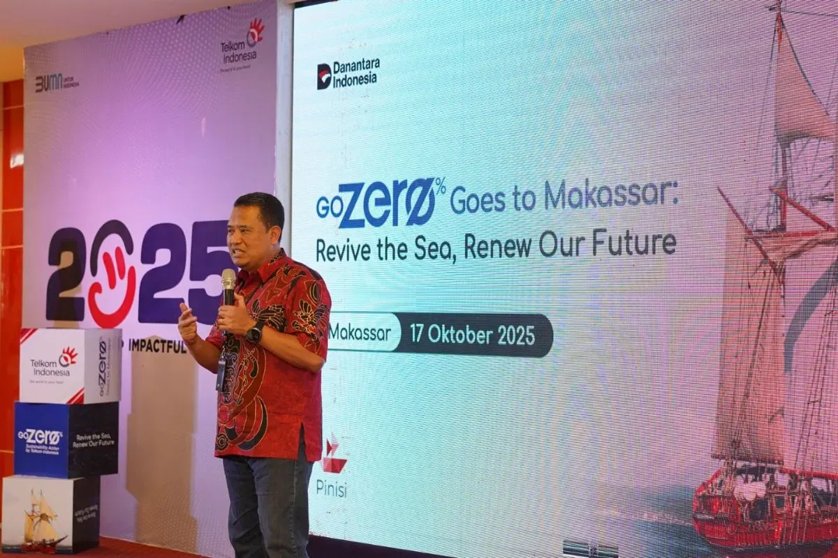 EVP Telkom Regional V, Amin Soebagyo saat memberikan sambutan pada acara Roadshow GoZero% Goes to Makassar, Jumat, 17 Oktober 2025. (Sumber: Dok. Telkom Indonesia)