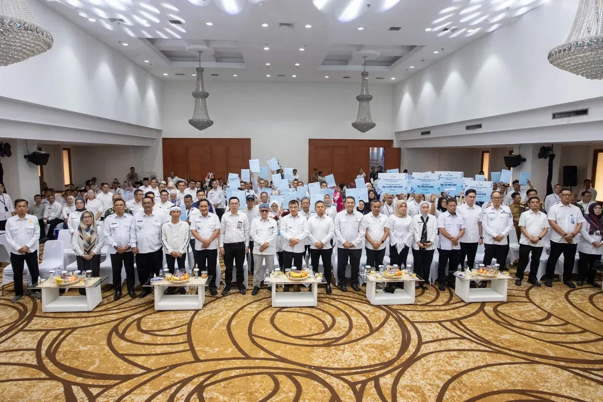 Kegiatan Akad Massal KUR 800.000 Debitur Penciptaan Lapangan Kerja dan Peluncuran Kredit Program Perumahan diselenggarakan serentak di seluruh Indonesia, Selasa, 21 Oktober 2025. (Sumber: Dok. bank bjb)