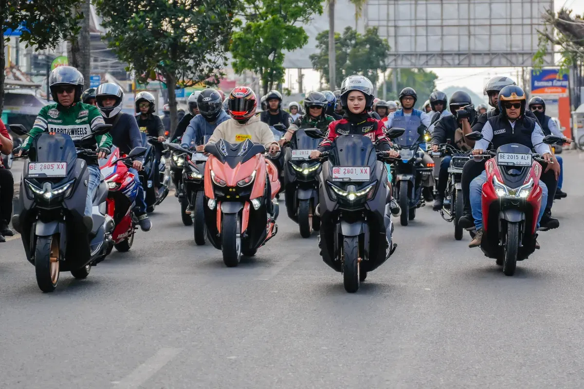 Ratusan pengendara mengikuti Sunmori MAXi Ride & Pride di Bandar Lampung. (Sumber: YIMM)