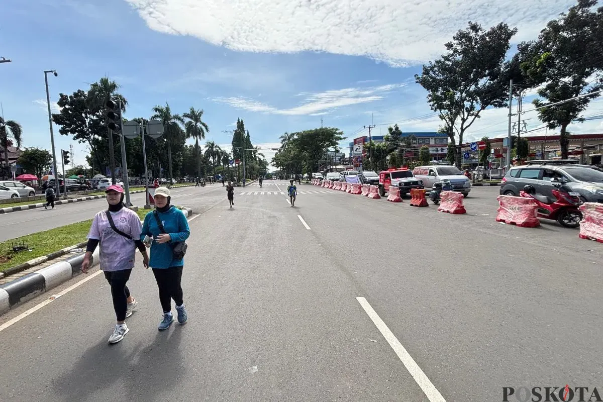 CFD di Jalan Tegar Beriman, Cibinong, Kabupaten Bogor, disambut antusias warga, Minggu, 26 Oktober 2025. (Sumber: Poskota/Giffar Rivana)