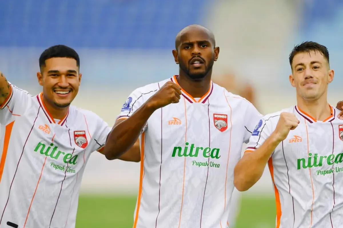 Potret pemain Borneo FC yang kini mengukuhkan tim-nya sebagai pemuncak klasemen sementara Super League 2025/2026. (Sumber: Instagram/borneofc.id)