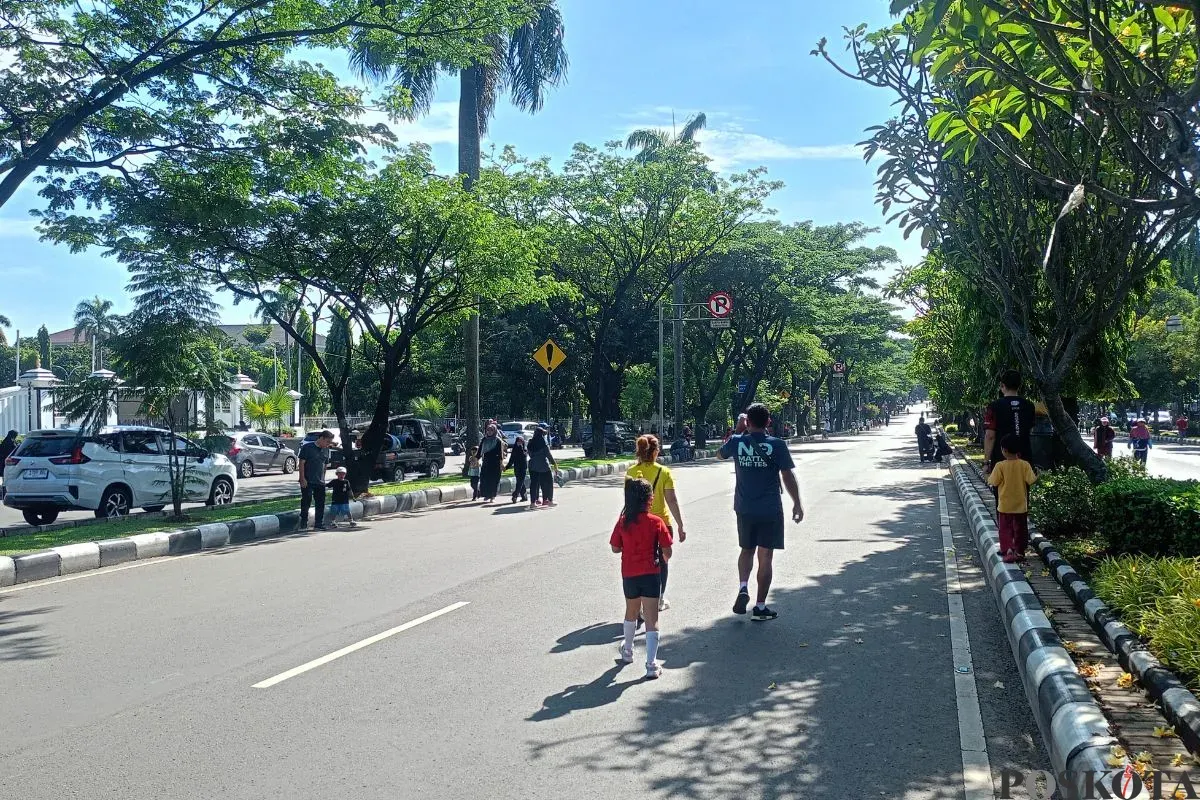 Kegiatan CFD perdana digelar di Jalan Tegar Beriman Cibinong, Kabupaten Bogor, Minggu, 26 Oktober 2025. (Sumber: Poskota/Giffar Rivana)