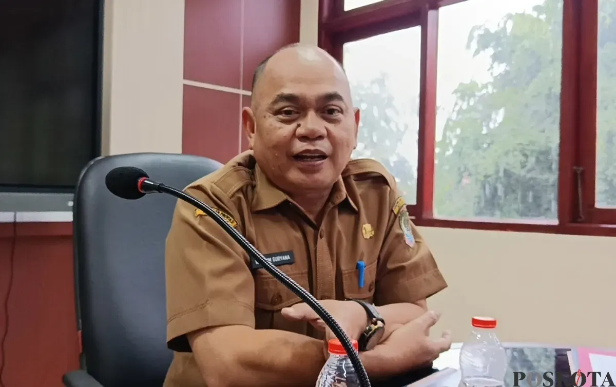 Sekretaris Disdik Kota Bekasi, Warsim Suryana. (Sumber: POSKOTA | Foto: Nurpini Aulia Rapika)