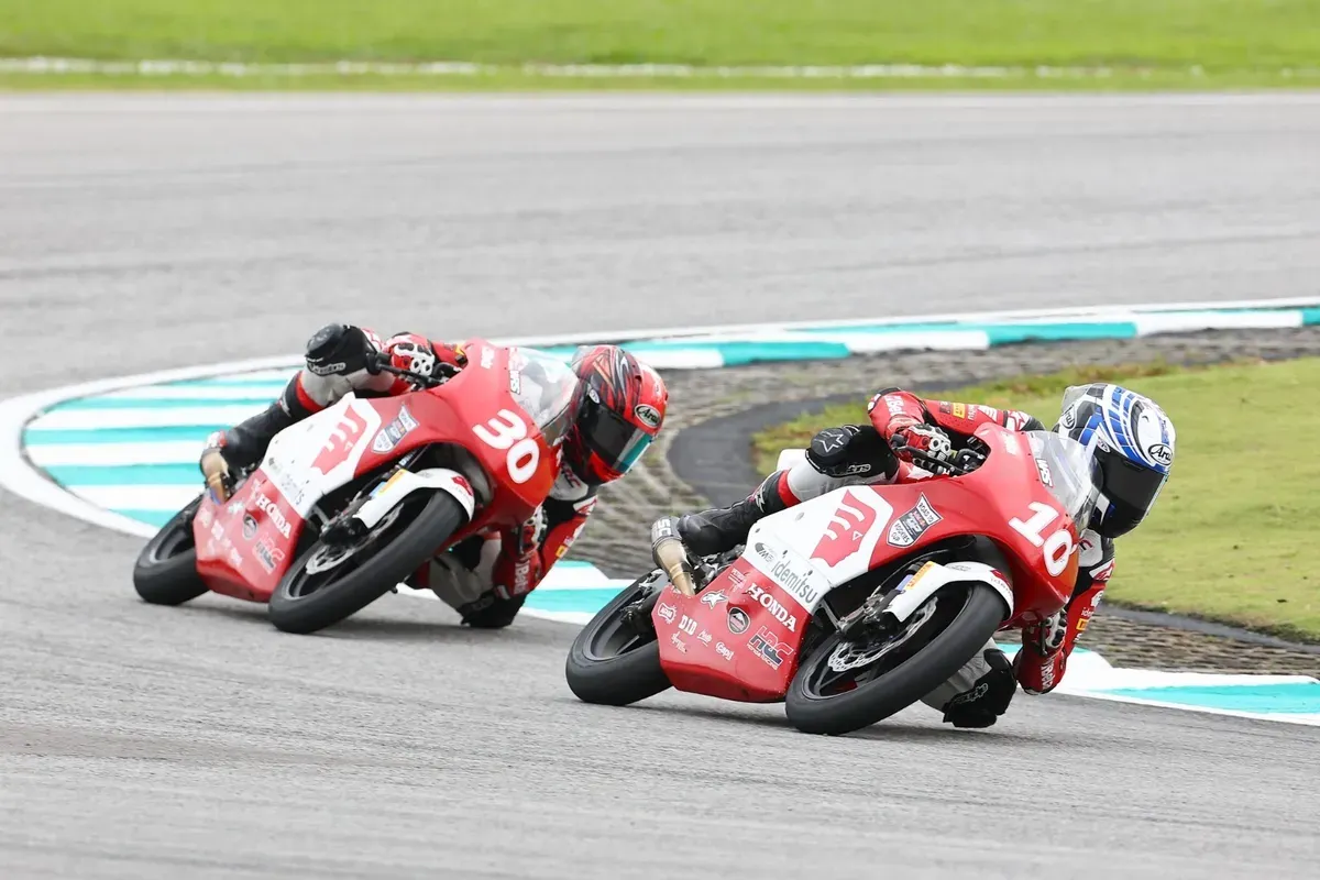 Bintang Pranata Sukma, 30 tahun, menutup musim Idemitsu Asia Talent Cup (IATC) 2025 dengan hasil positif di Sirkuit Sepang. (Sumber: AHM)