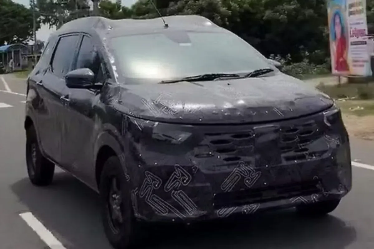 Kamuflase mobil terbaru Nissan dengan model MPV 7-seater baru berbasis Renault Triber untuk pasar India. (Sumber: Dok. Istimewa)