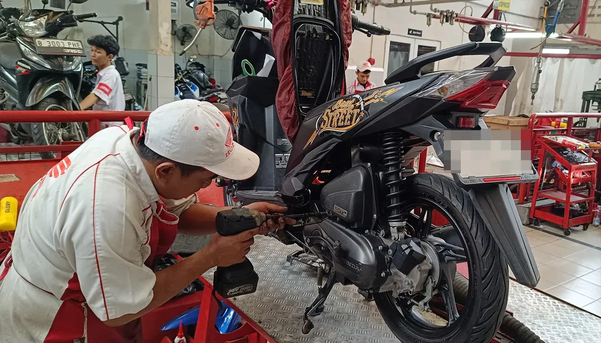 Dalam rangka Hari Sumpah Pemuda, WMS beri diskon 20 persen biaya servis untuk pengguna motor Honda. (Sumber: Dok WMS)
