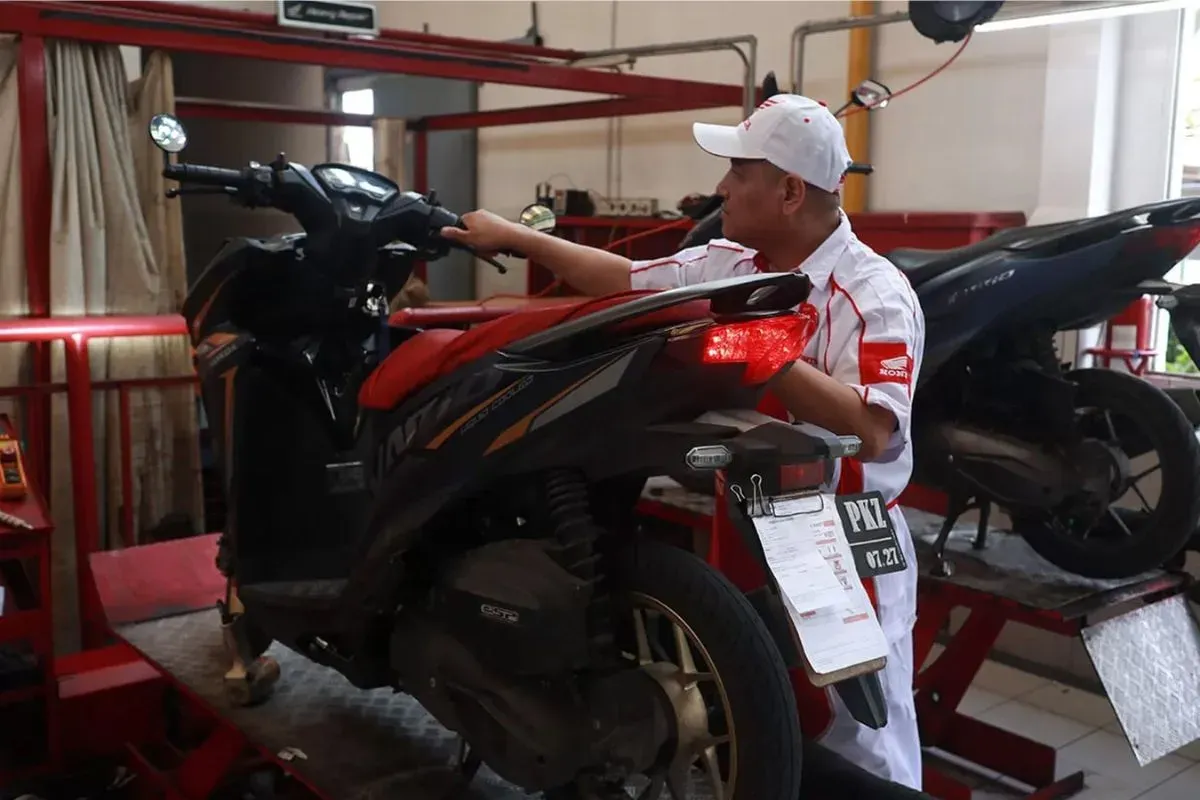 Ilustrasi penyebab utama lampu motor mati. (Sumber: Dok. WMS)