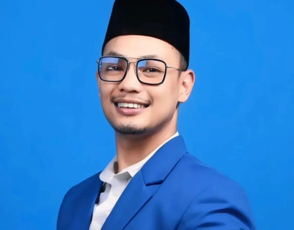 Anggota DPRD Kabupaten Langkat, M Rizki Rifai viral karena berjoget di atas kapal di Danau Toba. (Sumber: Instagram/@harry_bagaskara)