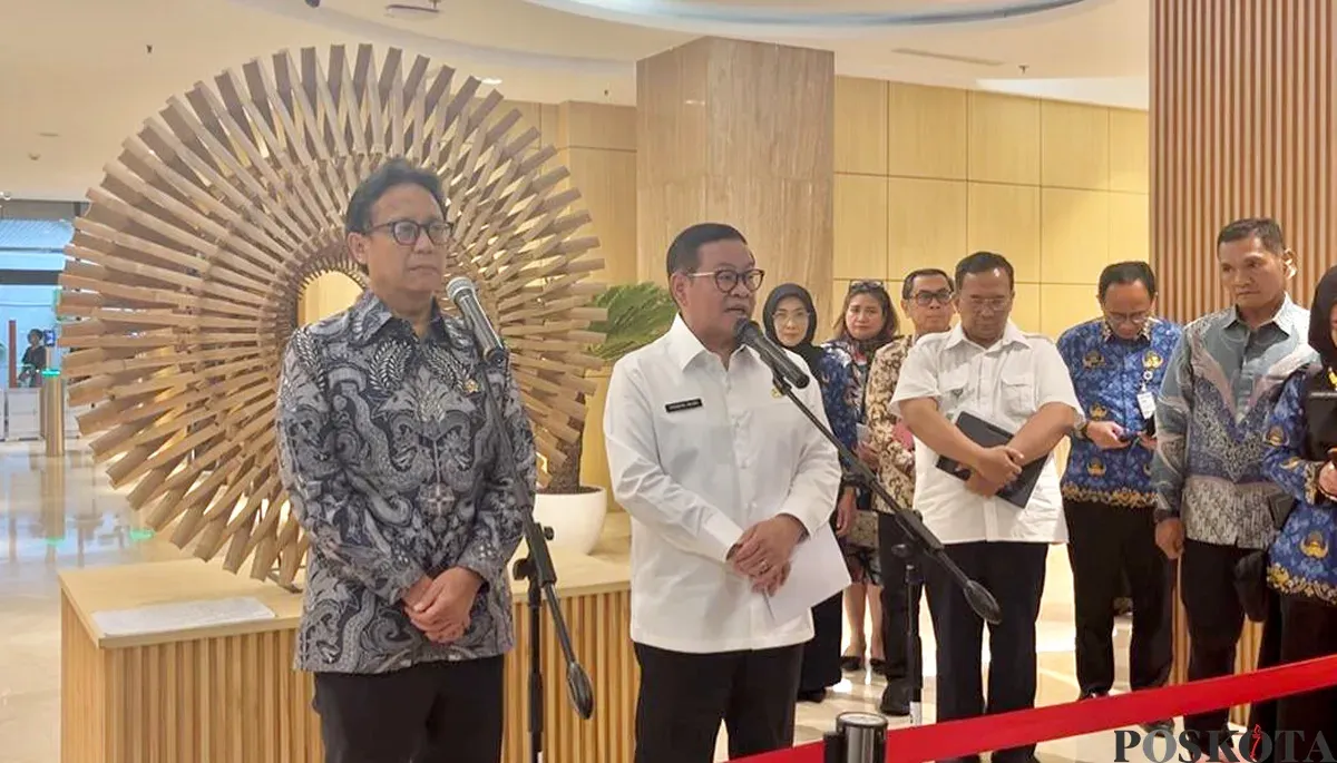 Menteri Kesehatan, Budi Gunadi Sadikin dan Gubernur Jakarta, Pramono Anung, di Kantor Kemenkes, Jakarta Selatan, Selasa, 28 Oktober 2025. (Sumber: POSKOTA | Foto: M Tegar Jihad)