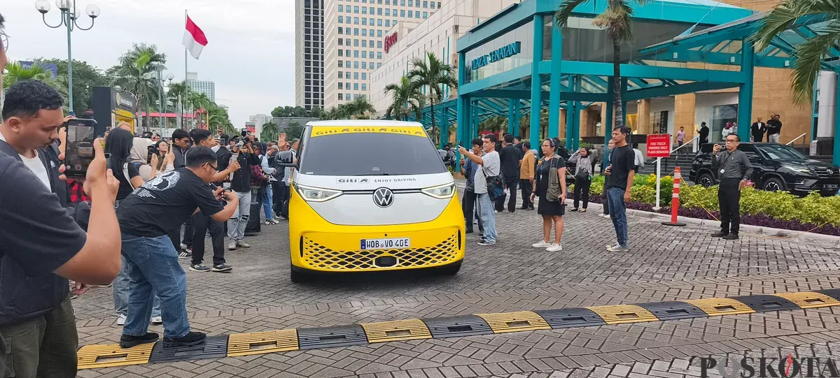 ID.Buzz tawarkan kemewahan khas VW di tengah dominasi merek China. (Sumber: Poskota/Erwan Hartawan)