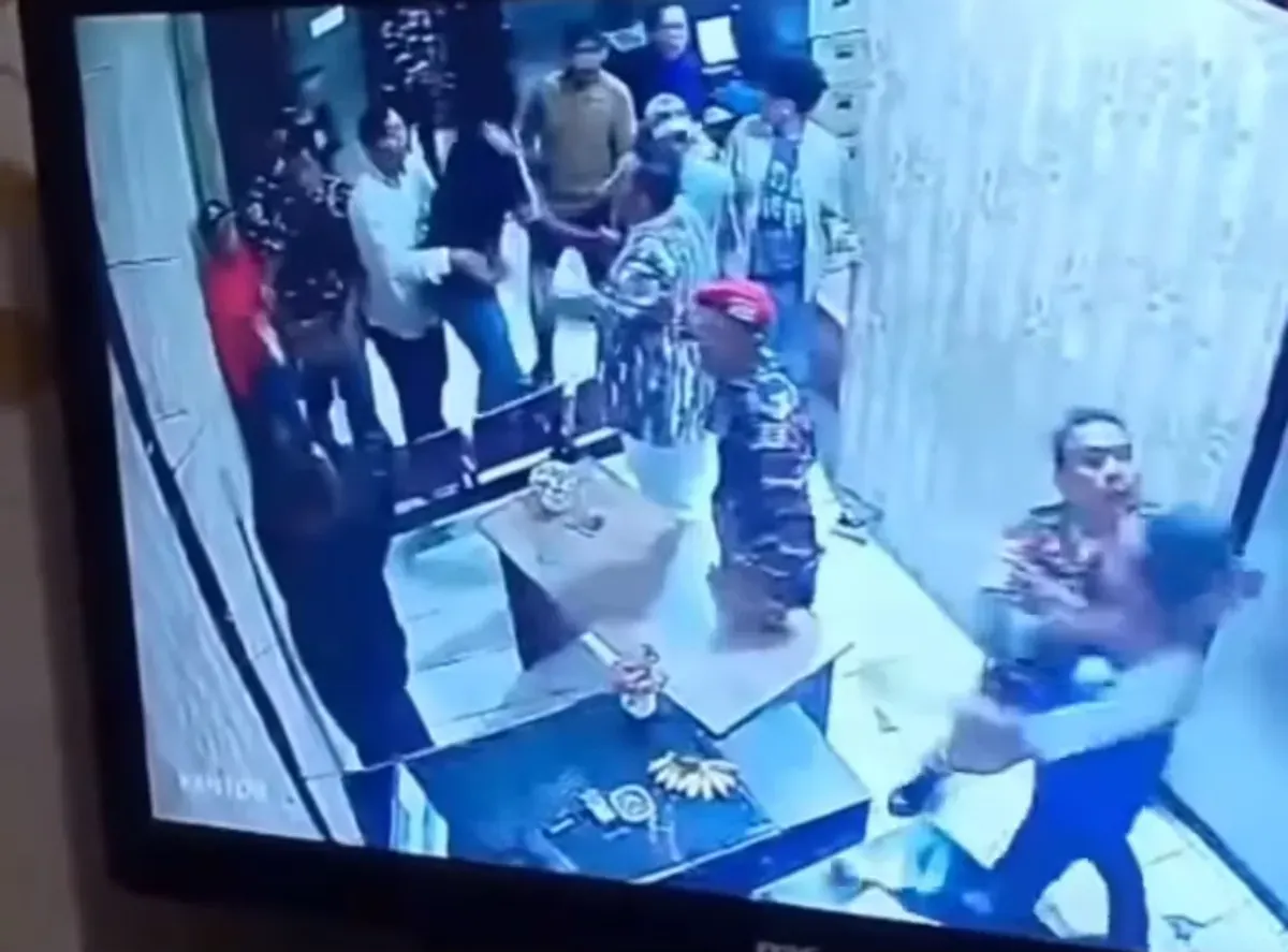 Rekaman CCTV sejumlah ormas geruduk kantor Pasar Tohaga Parung. (Sumber: Istimewa)