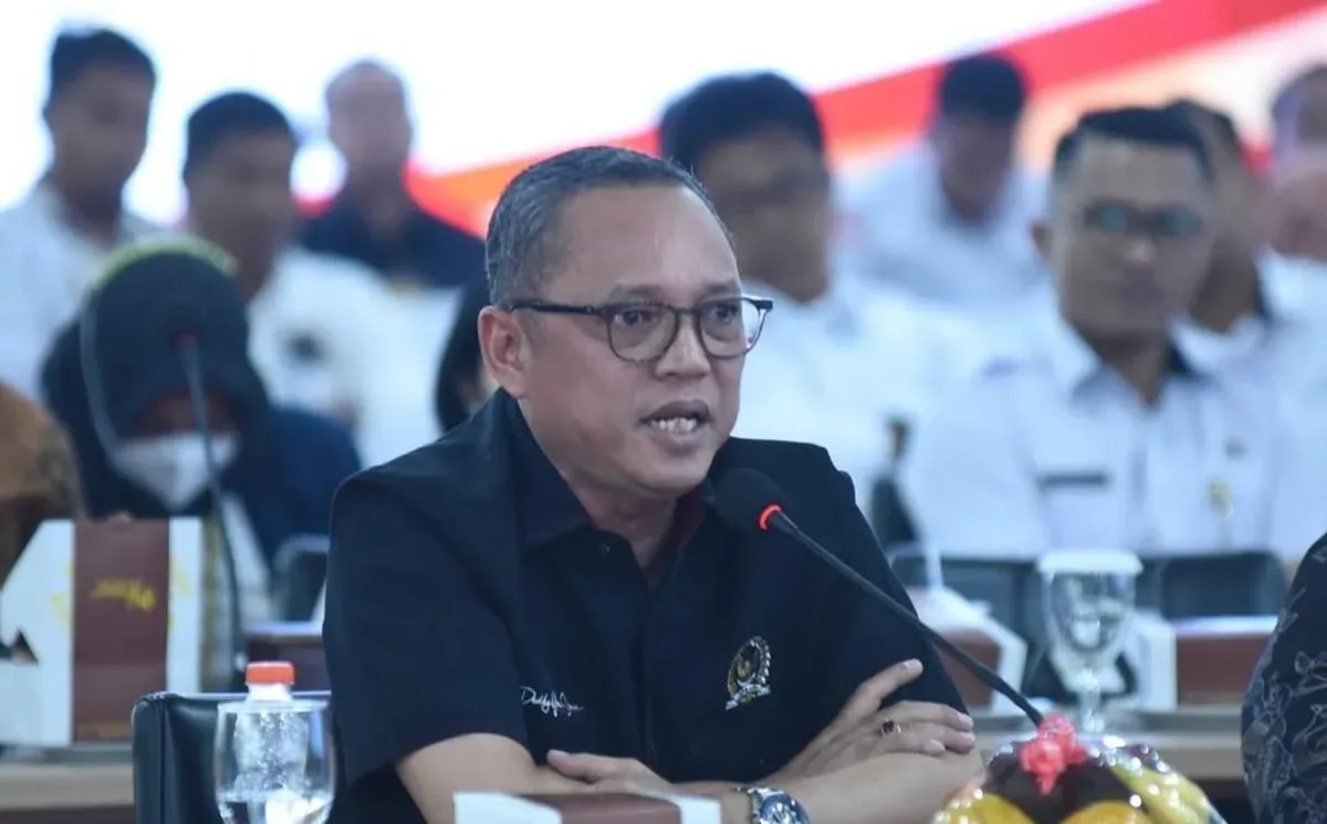 Partai Demokrasi Indonesia Perjuangan (PDIP) didesak publik untuk menindak tegas kadernya Deddy Yevri Hanteru Sitorus usai pernyataan 'Rakyat Jelata'. (Sumber: Instagram/@deddysitorusofficial)