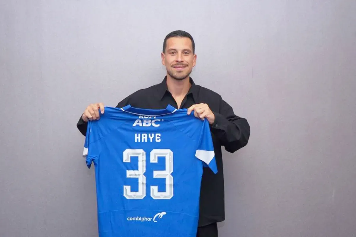 Potret pemain baru Persib Bandung, Thom Haye. (Sumber: Persib)