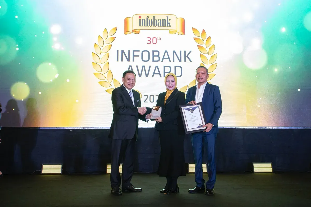 bjb kembali menorehkan dua penghargaan bergengsi sekaligus dalam ajang 30th Infobank Banking Appreciation 2025 di Hotel Indonesia Kempinski, Jakarta, Jumat, 29 Agustus 2025. (Sumber: Dok. bank bjb)