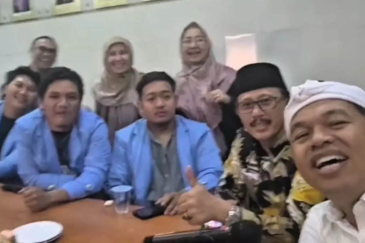 Gubernur Jawa Barat, Dedi Mulyadi berkunjung dan temui rektor serta presma Unisba. (Sumber: Instagram)