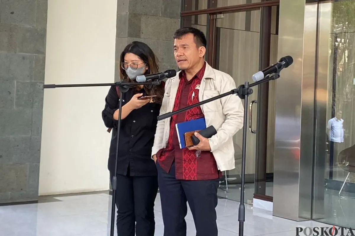 Komisioner Pemantauan dan Penyelidikan Komnas HAM, Saurlin P Siagian, saat ditemui Mabes Polri, Selasa, 2 September 2025. (Sumber: Poskota/Ali Mansur)