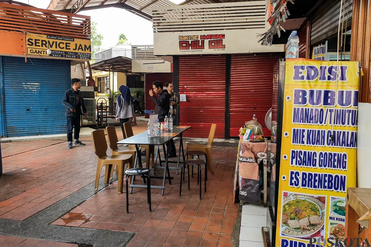 Suasana sepi pertokoan di District Blok M, Jakarta, Rabu, 3 September 2025. (Sumber: Poskota/Bilal Nugraha Ginanjar)