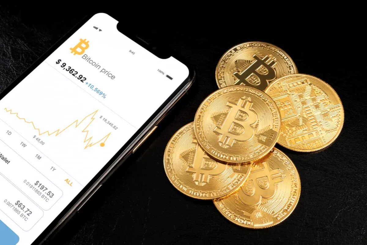 Ilustrasi cryptocurrency Bitcoin (BTC) dan fenomena crypto winter. (Sumber: Freepik)