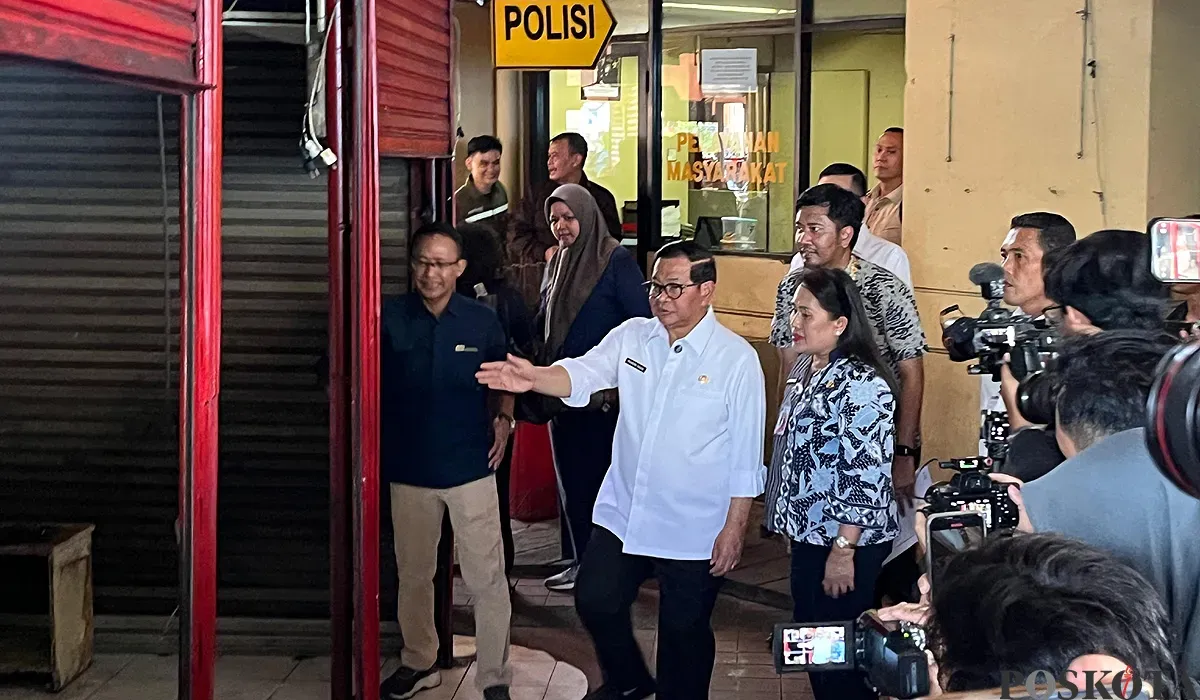 Gubernur Jakarta, Pramono Anung, saat meninjau Plaza 2 Blok M, Kebayoran Baru, Jakarta Selatan, Rabu, 3 September 2025. (Sumber: POSKOTA | Foto: M Tegar Jihad)
