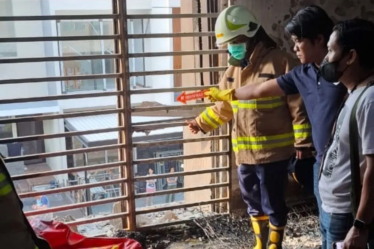 Kebakaran rumah mewah di perumahan elite Citra Garden 8 Cluster Aero Mansion Blok N3, Kelurahan Pegadungan, Kecamatan Kalideres, Jakarta Barat, Kamis, 4 September 2025. (Sumber: Dok. Istimewa)