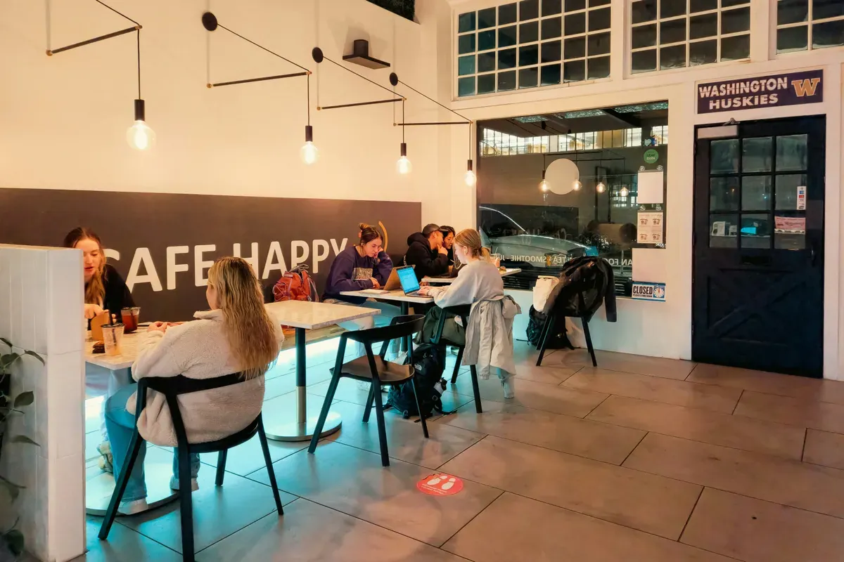 Ilustrasi-Rekomendasi 5 Tempat Work From Cafe di Depok (Sumber: Unsplash/Zoshua Colah)
