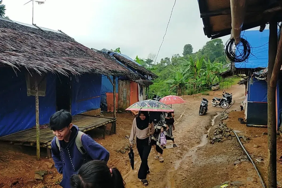 Suasana warga korban bencana banjir bandang di Kecamatan Lebakgedong, Kabupaten Lebak. (Sumber: Dok. Warga)