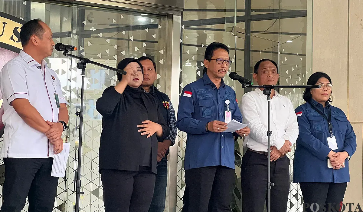 Direktur Penyidikan Jampidsus Kejagung, Nurcahyo Jungkung Madyom, menyampaikan keterangan terkait penetapan Nadiem Makarim, sebagai tersangka kasus dugaan korupsi program digitalisasi pendidikan. (Sumber: POSKOTA | Foto: Ali Mansur)
