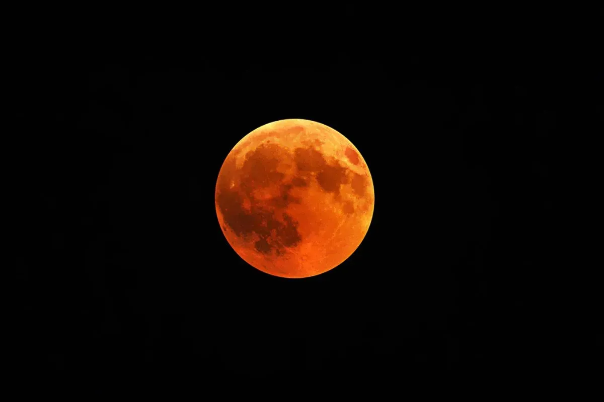 Fenomena Blood Moon. (Sumber: Freepik)