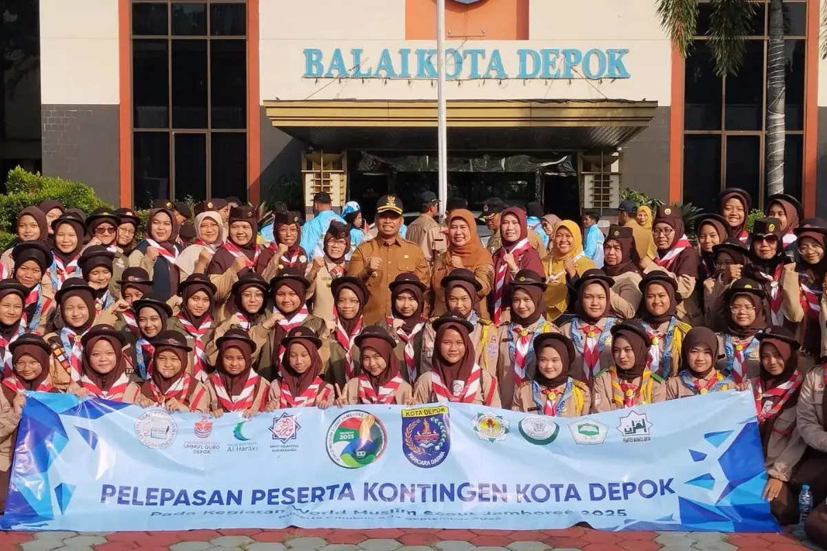 Wali Kota Depok, Supian Suri dan para peserta World Muslim Scouts Jamboree 2025 (Sumber: Diskominfo Depok)