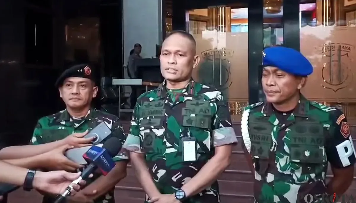 Dansatsiber TNI, Brigadir Jenderal JO Sembiring, mendatangi Polda Metro Jaya pada Senin, 8 September 2025. (Sumber: POSKOTA | Foto: Ali Mansur)