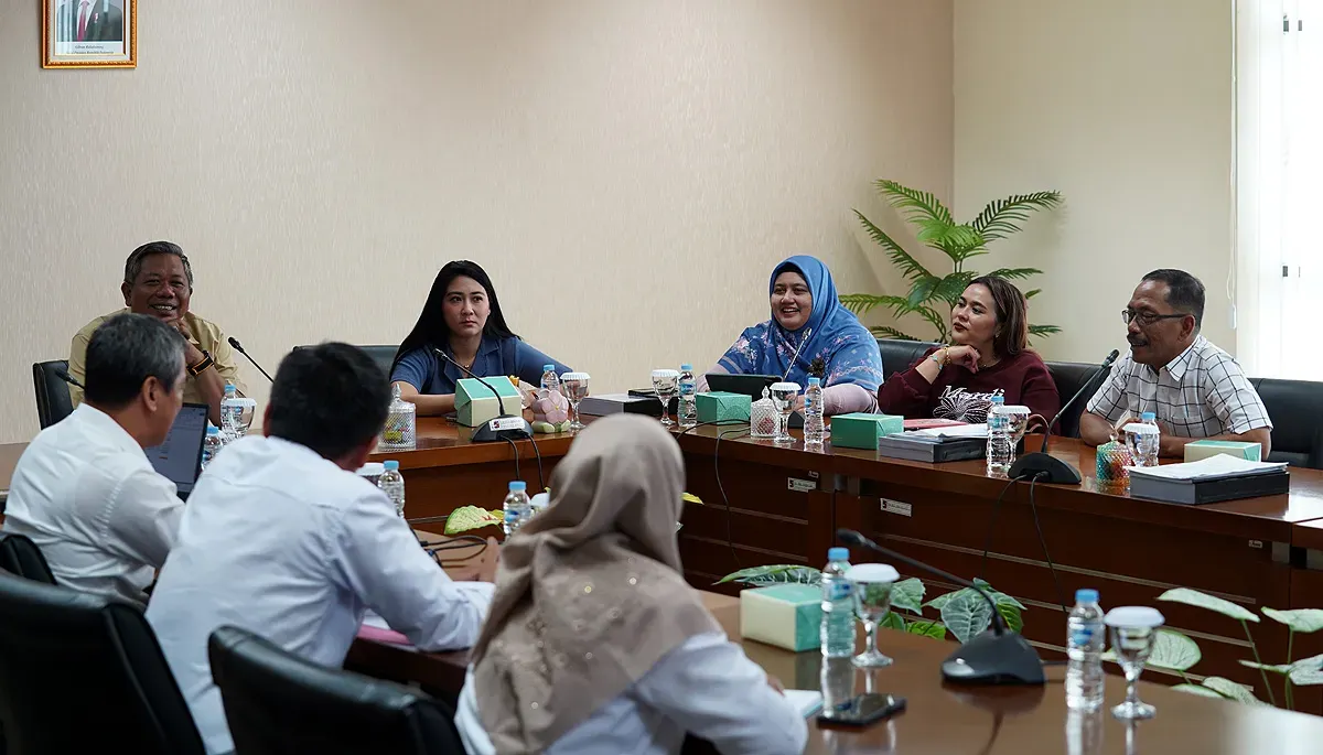 DPRD Kota Bogor menggelar raker dengan Disdik Kota Bogor, salah satunya membahas kesejahteraan tenaga pendidik. (Sumber: Dok Setda DPRD Kota Bogor)