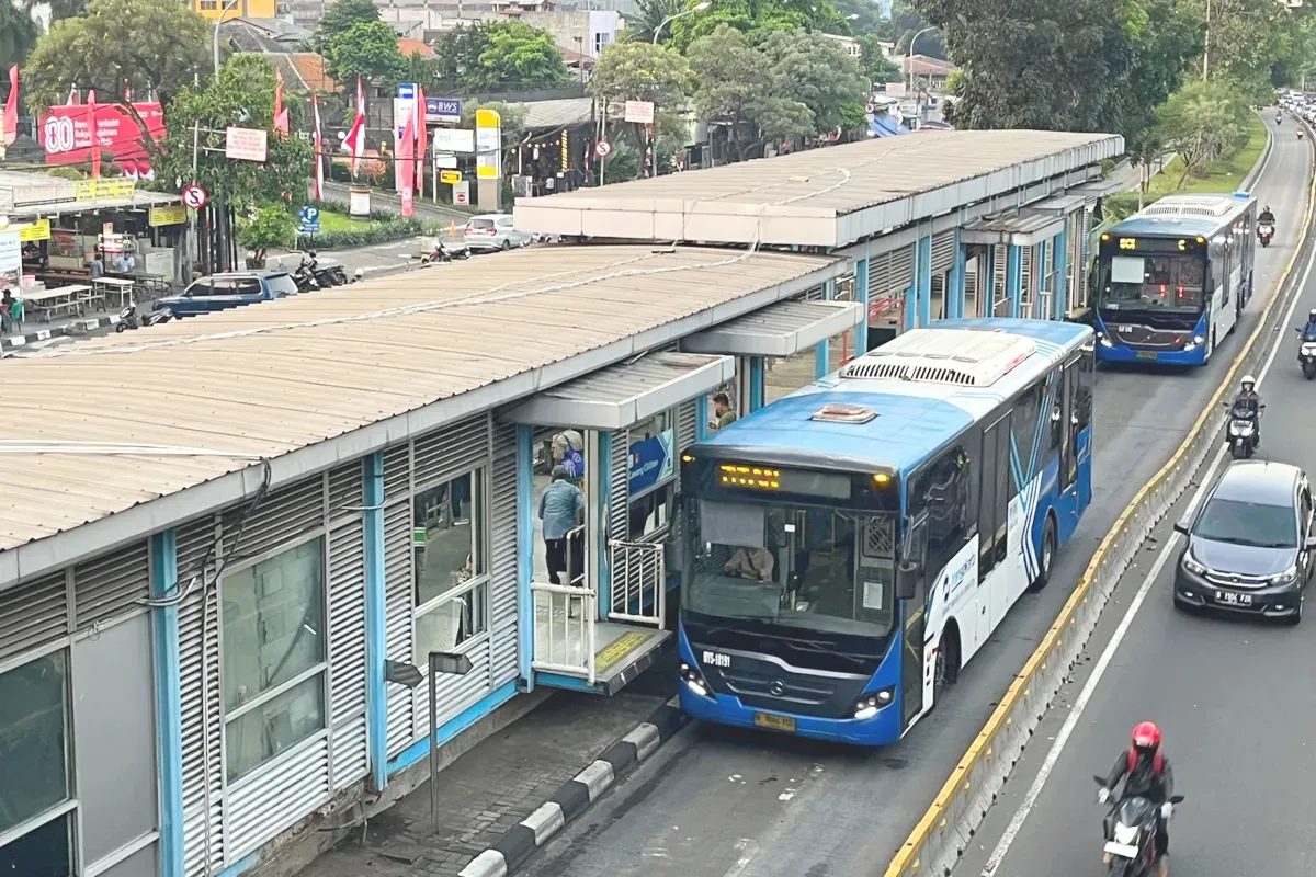 Potret transportasi umum Transjakarta. (Sumber: Transjakarta)