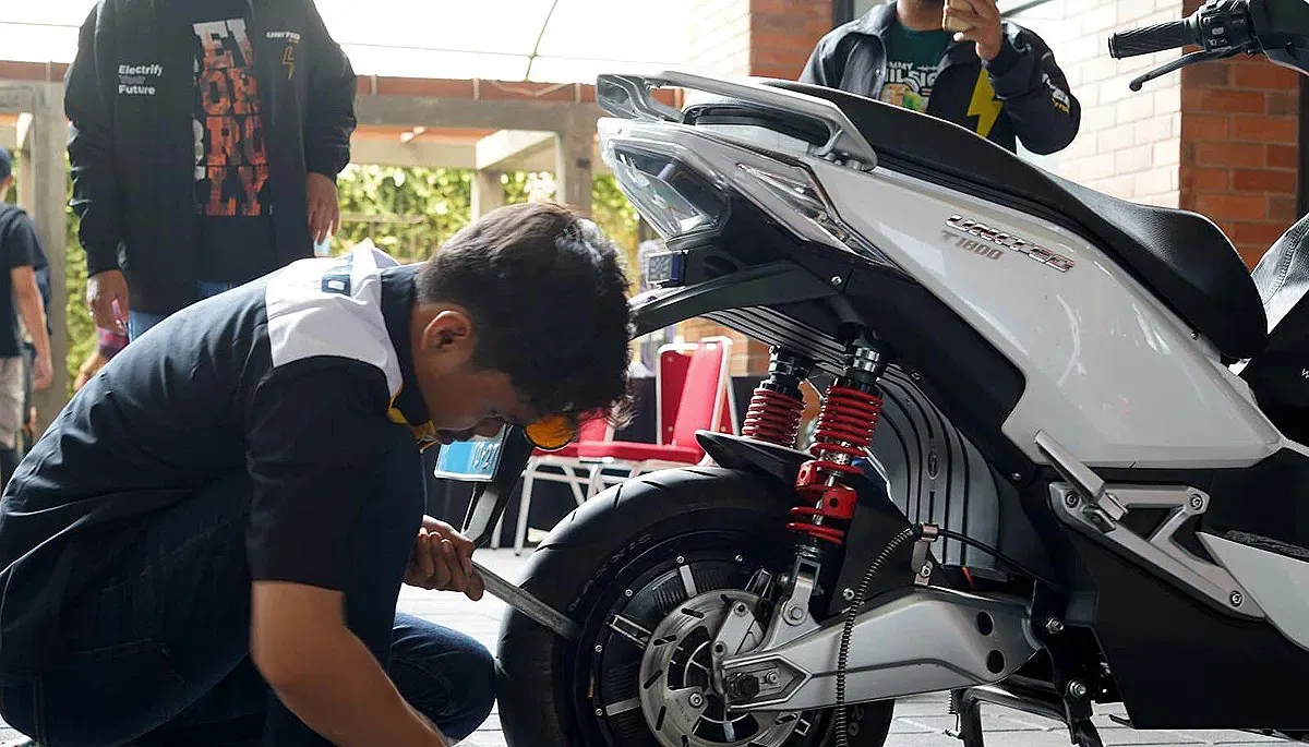 United menyediakan layanan servis terintegrasi untuk sepeda dan motor listrik, termasuk home service di Jabodetabek. (Sumber: Dok United E-Motor)