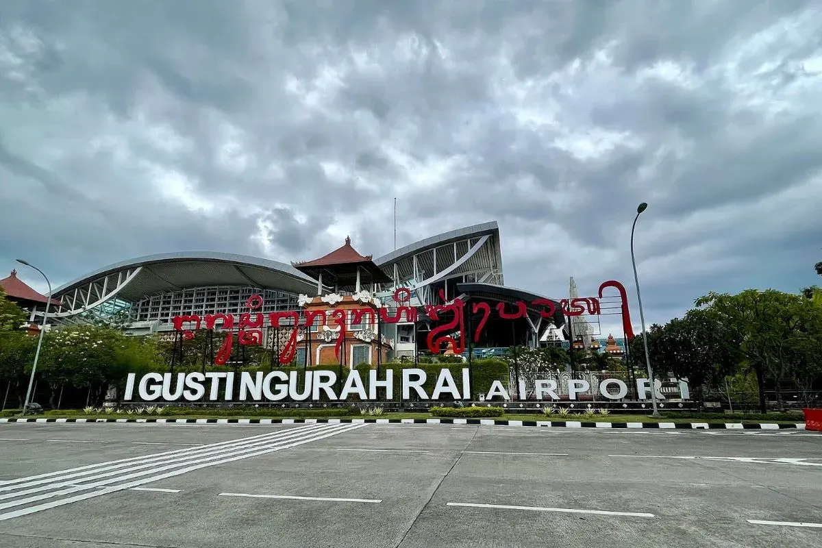 Bandara I Gusti Ngurah Rai, Bali terdampak banjir bandang. (Sumber: wikipedia)