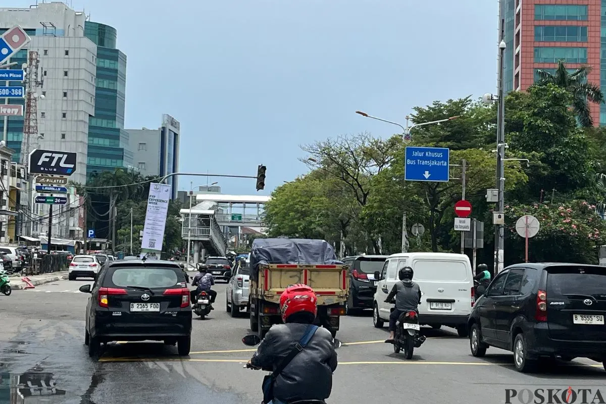 Kondisi lalu lintas di Jalan Green Garden, Kedoya Utara, Kebon Jeruk, Jakarta Barat, Kamis, 11 September 2025. (Sumber: Poskota/Pandi Ramedhan)